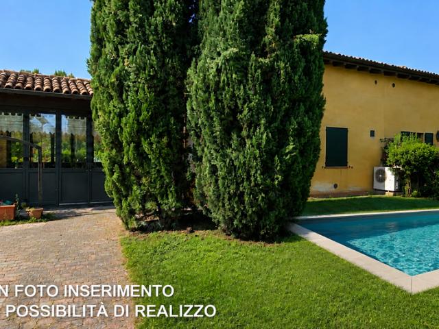 Villa Bifamiliare con giardino a Modena