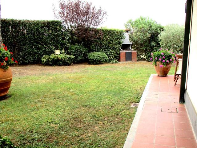 Villa Bifamiliare con giardino a Pontedera