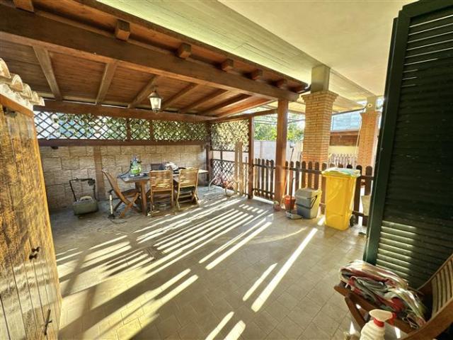 Villa Bifamiliare di 120 mq a Falasche, Armellino, Rinascimento, Stazione Lavinio Anzio