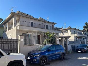Villa Bifamiliare di 145 mq a Trigoria, Castel Romano Roma