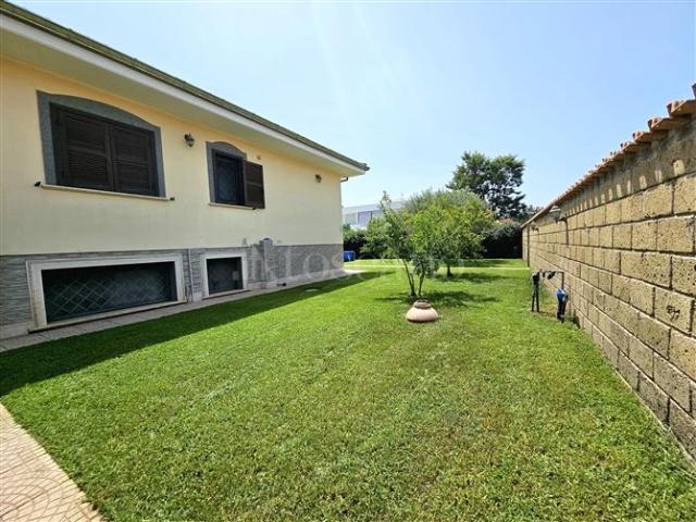 Villa Plurifamiliare di 150 mq a Villa Claudia, Lido di Cincinnato, Lido delle Sirene Anzio