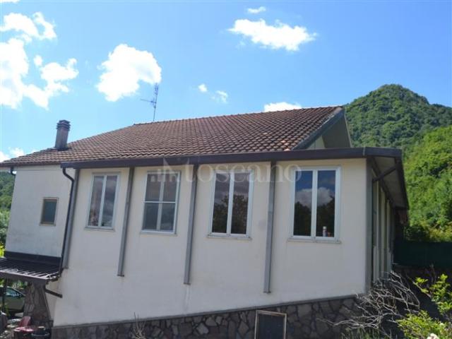 Villa Bifamiliare di 150 mq a San Fele