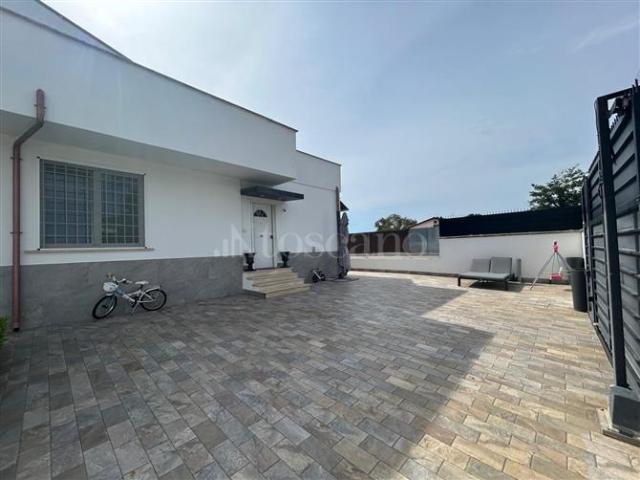 Villa Bifamiliare di 200 mq a Axa, Casal Palocco, Infernetto Roma