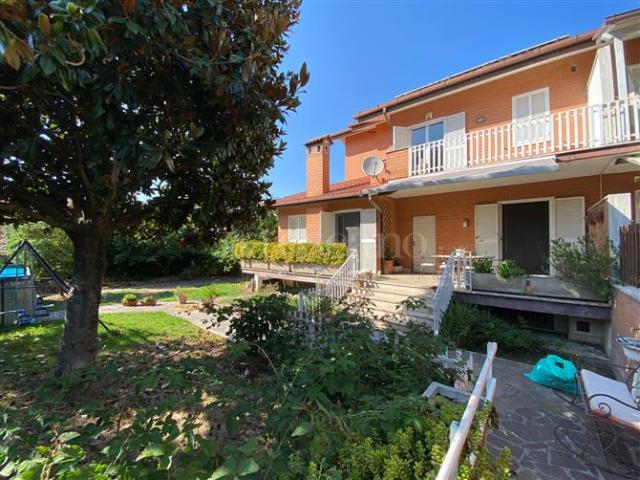 Villa Bifamiliare di 220 mq a Casalotti, Casal Selce, Maglianella Roma
