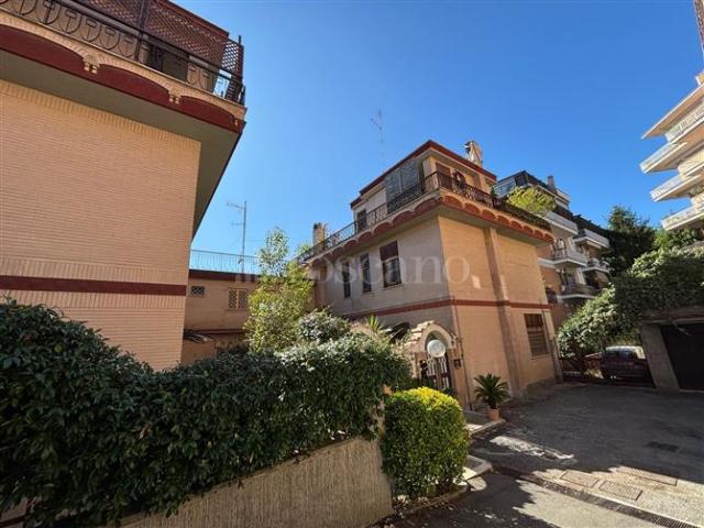 Villa Bifamiliare di 250 mq a Cassia, San Godenzo, Grottarossa Roma