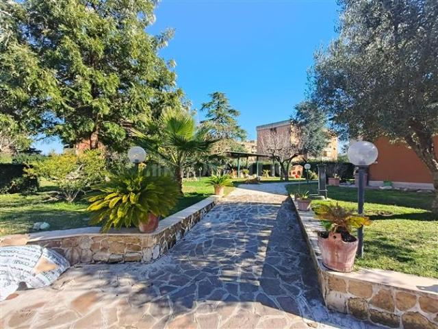 Villa Bifamiliare di 280 mq a Anagnina, Romanina, Tor Vergata Roma