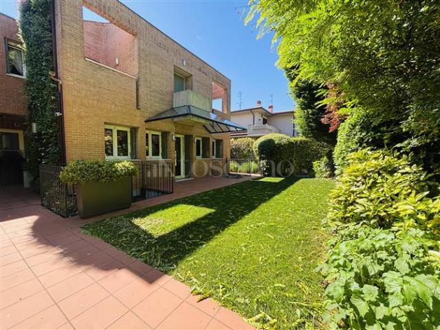 Villa Bifamiliare di 320 mq a Centro Collebeato