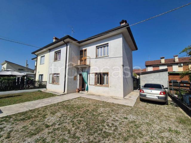 Villa bifamiliare in vendita a Codroipo via dell'Essicatoio, 7