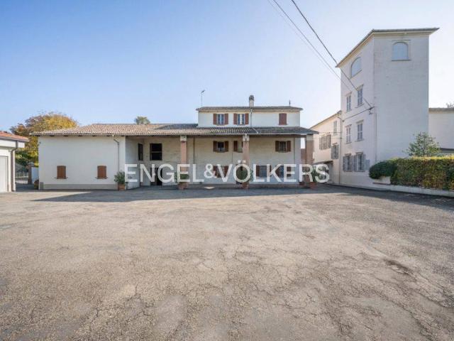 Villa bifamiliare in vendita a Collecchio