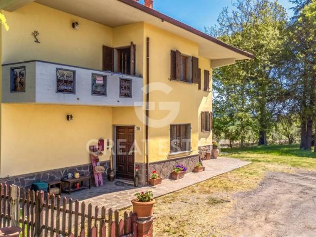 Villa bifamiliare in vendita a Cortona