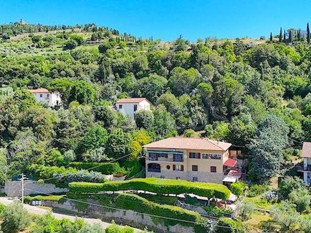 Villa bifamiliare in vendita a Cortona via del Palazzone, 1