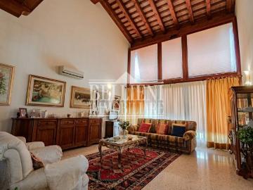 Villa bifamiliare in vendita a Costabissara via Francesco Crispi