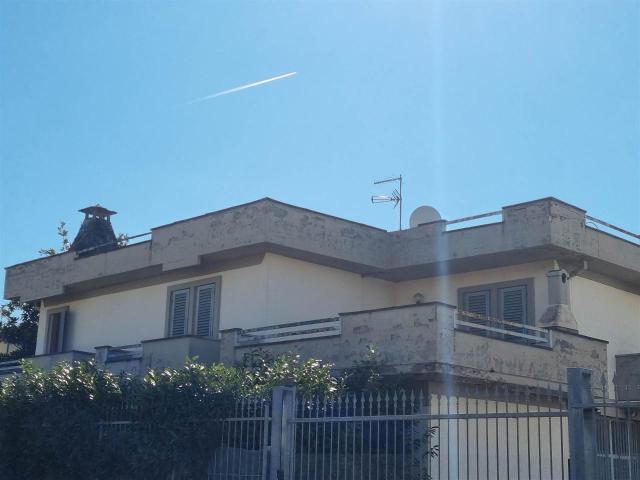 Villa bifamiliare in vendita a Campi Bisenzio