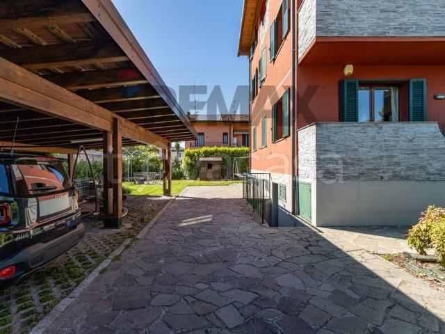 Villa bifamiliare in vendita a Cantù via achille grandi, 4