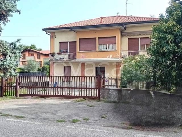 Villa bifamiliare in vendita a Cantù via Verona