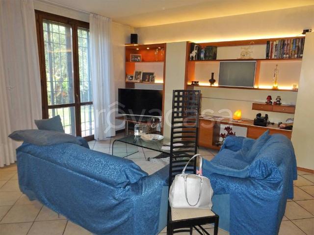 Villa bifamiliare in vendita a Capalle, Campi Bisenzio