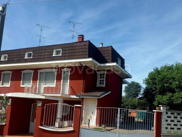 Villa bifamiliare in vendita a Caresanablot via Roma