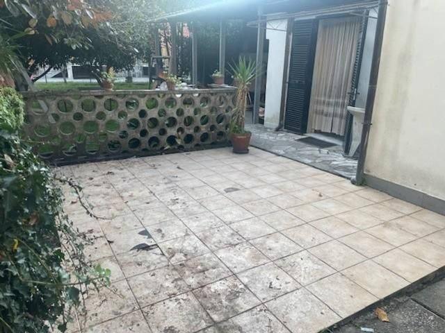 Villa bifamiliare in vendita a Carrara
