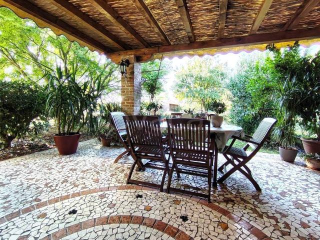 Villa bifamiliare in vendita a Casier via Guizzetti