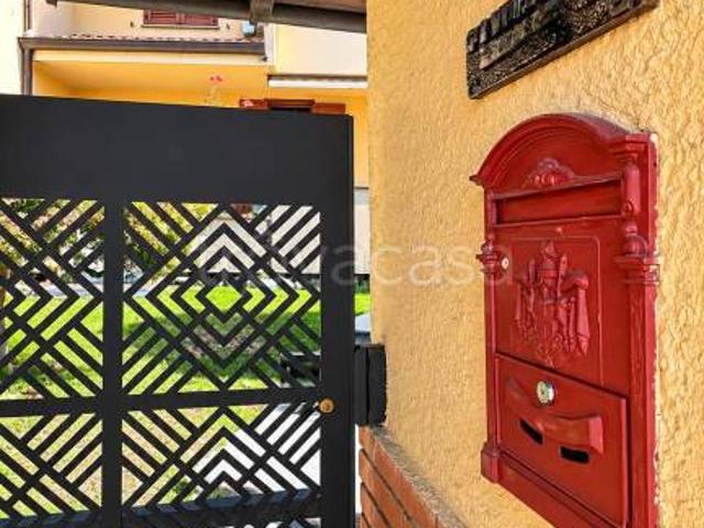 Villa bifamiliare in vendita a Casorate Primo via Virginio Bianchi