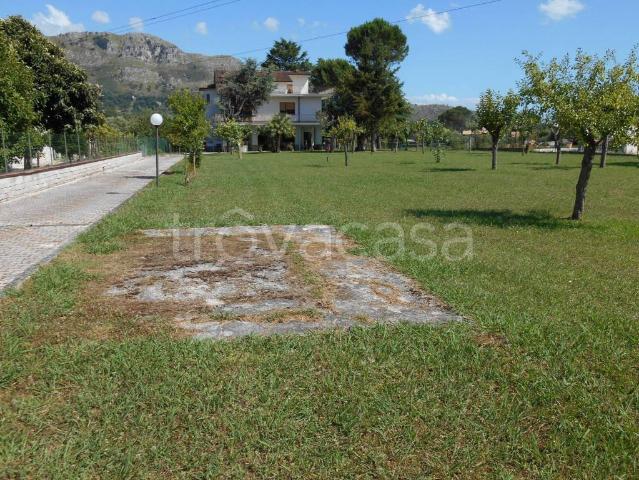 Villa bifamiliare in vendita a Cassino via Appia Nuova