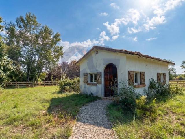 Villa bifamiliare in vendita a Cento, Renazzo