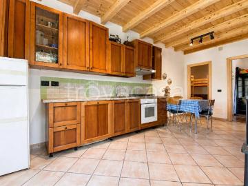 Villa bifamiliare in vendita a Chiampo via Sacramundi, 1
