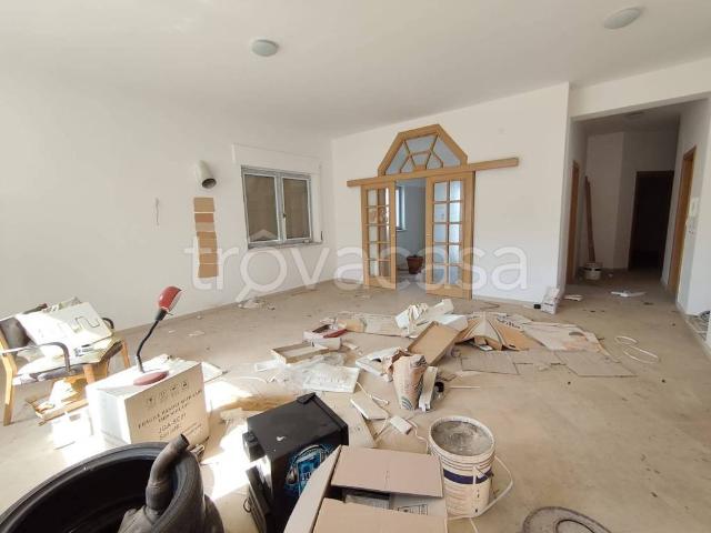Villa bifamiliare in vendita a Chianche via Angelina