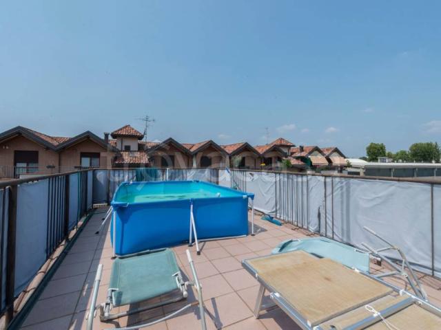 Villa bifamiliare in vendita a Cinisello Balsamo via Legnone, 22, Robecco Bettola
