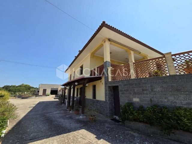 Villa bifamiliare in vendita a Cisternino