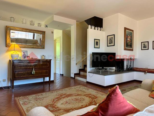 Villa Bifamiliare in vendita a Arezzo