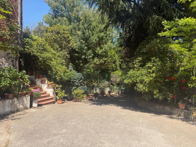 Villa bifamiliare in vendita a Avellino, Contrada Pennini