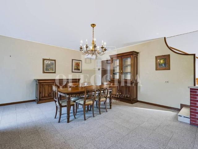 Villa bifamiliare in vendita a Botticino Sera, Botticino