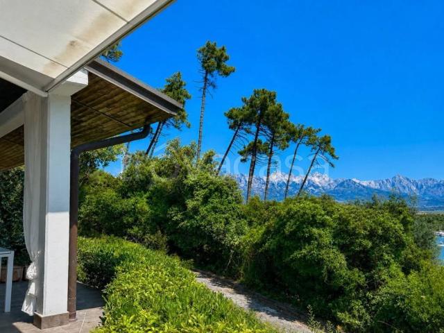 Villa bifamiliare in vendita a Bocca di Magra, Ameglia