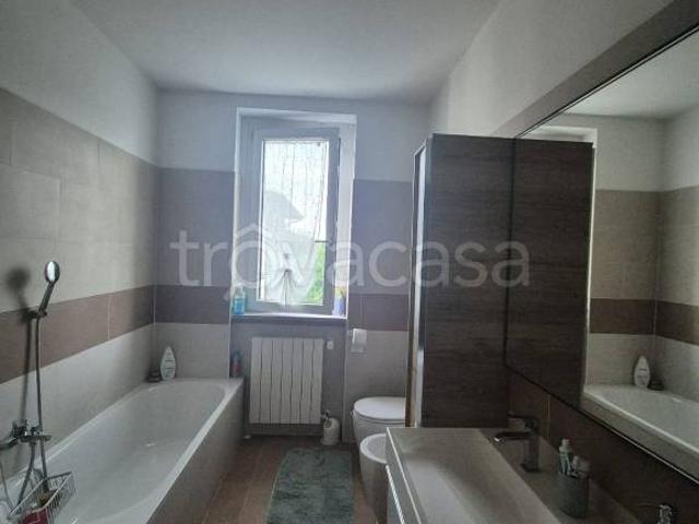Villa bifamiliare in vendita a Badia Pavese