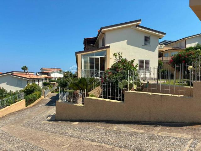 Villa bifamiliare in vendita a Badolato