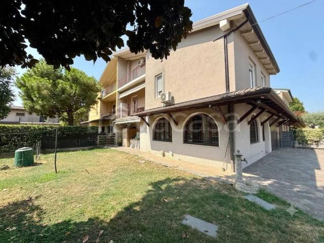 Villa bifamiliare in vendita a Bagnolo Mella via delle Nazioni Unite