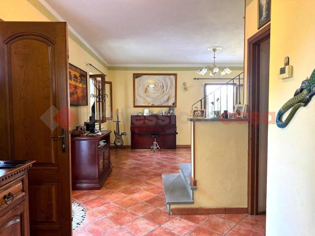 Villa bifamiliare in vendita a Bagni Di Lucca