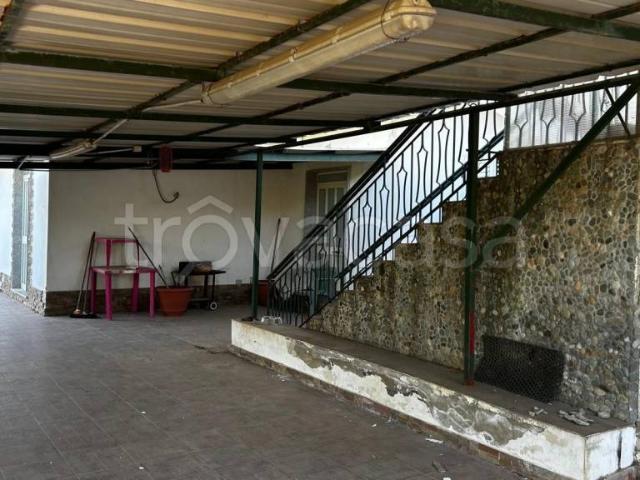 Villa bifamiliare in vendita a Benestare