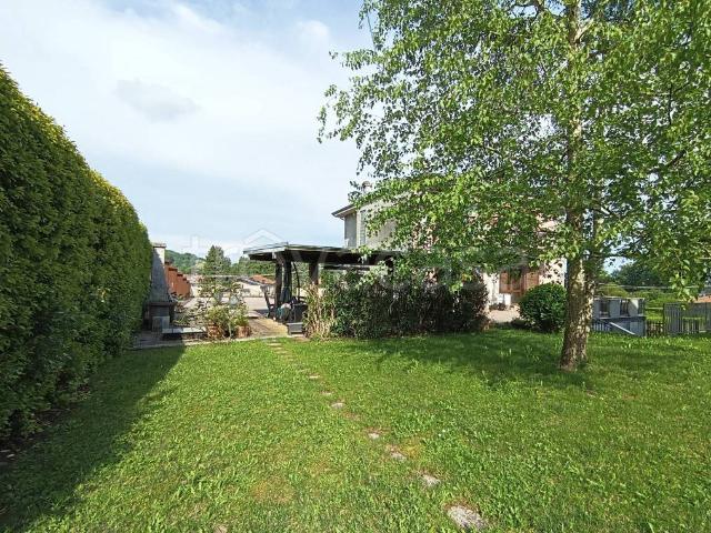 Villa bifamiliare in vendita a Gozzano