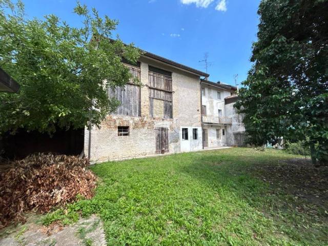 Villa bifamiliare in vendita a Gonars