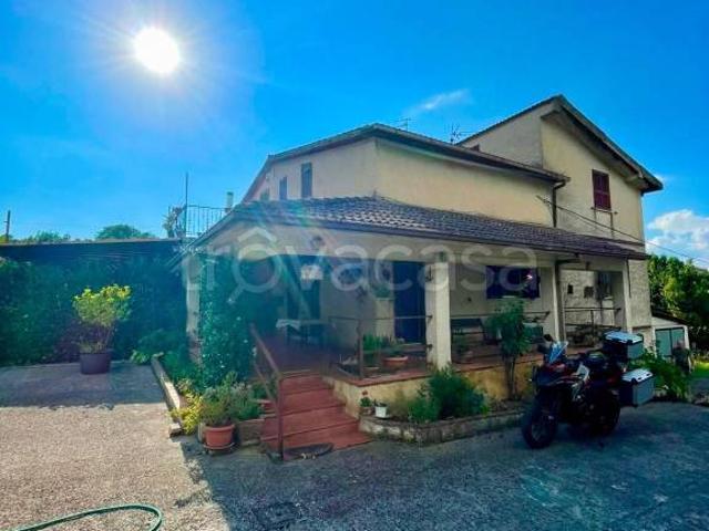 Villa bifamiliare in vendita a Gavignano