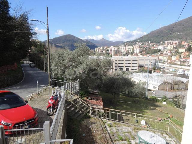 Villa bifamiliare in vendita a Genova, Struppa
