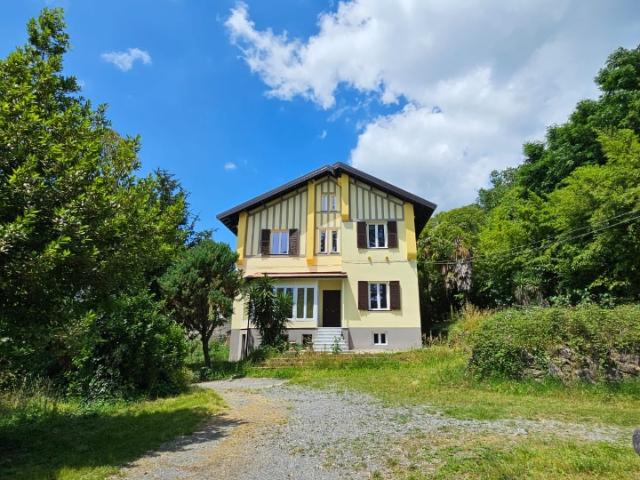 Villa bifamiliare in vendita a Genova