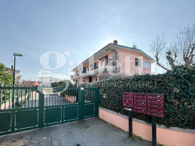 Villa bifamiliare in vendita a Giugliano In Campania