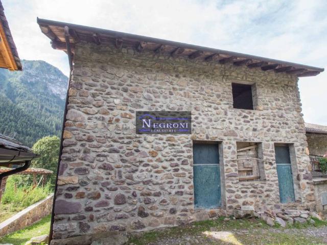 Villa bifamiliare in vendita a Gromo via San Bernardino, 10