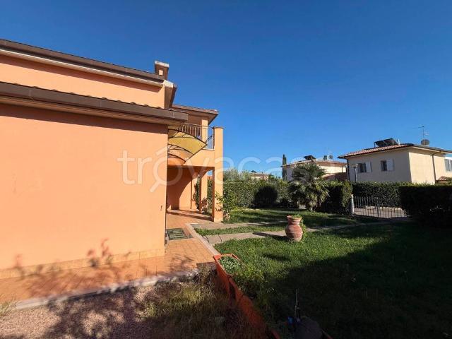 Villa bifamiliare in vendita a Grosseto via Tolomeo Faccendi, 6, Aeroporto Gorarella