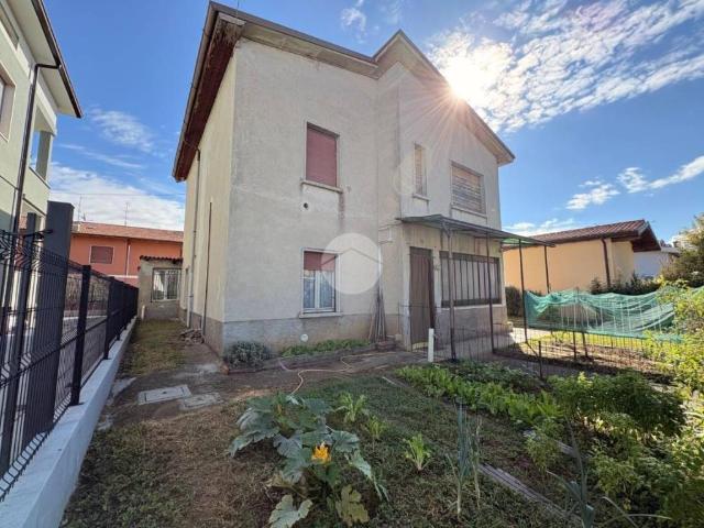 Villa bifamiliare in vendita a Gussago via Santa Croce, 85