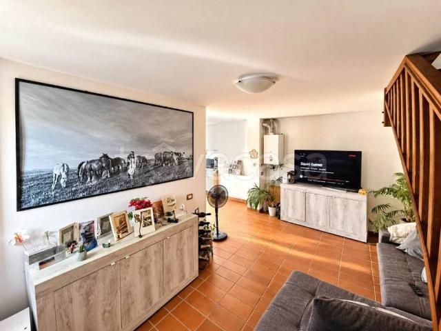 Villa bifamiliare in vendita a Foligno via borroni