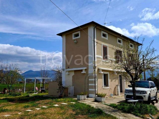 Villa bifamiliare in vendita a Foligno via Monte Serano, 10